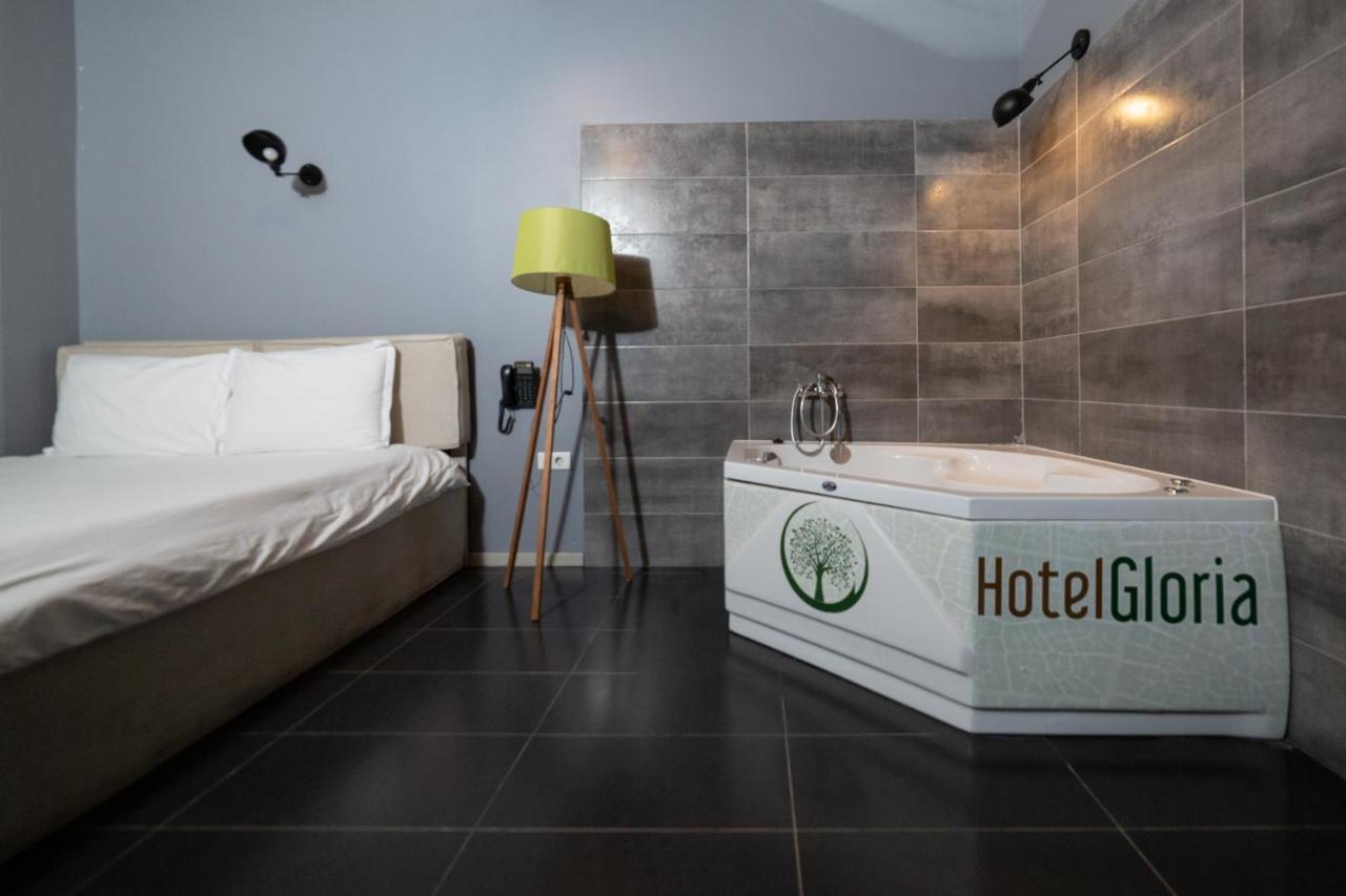 Hotel Gloria Приштина Экстерьер фото
